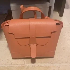 Senreve MIDI Maestra in pebbled Coral with Gold Hardware SENREVE Midi Maestra: Luxury Leather Handbag - Made in Italy main image 3